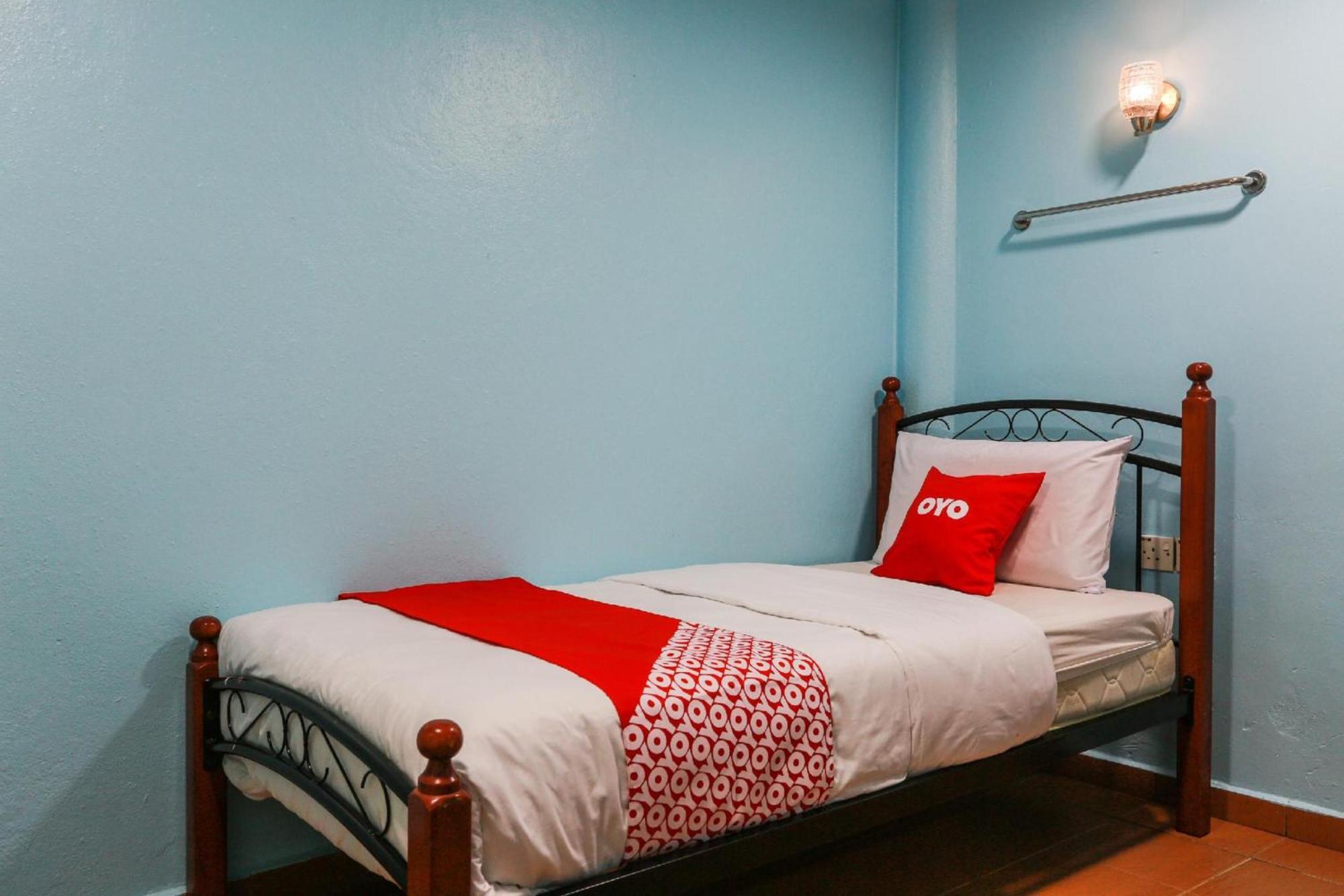 Oyo 44094 Bangi Lanai Hotel Εξωτερικό φωτογραφία