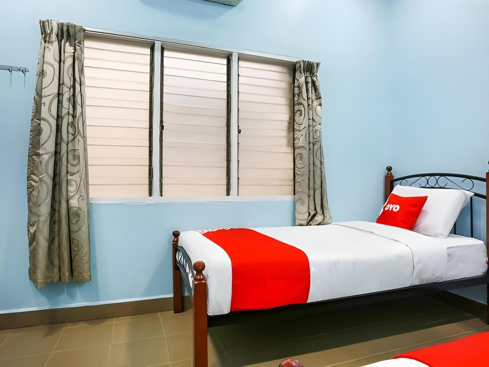 Oyo 44094 Bangi Lanai Hotel Εξωτερικό φωτογραφία