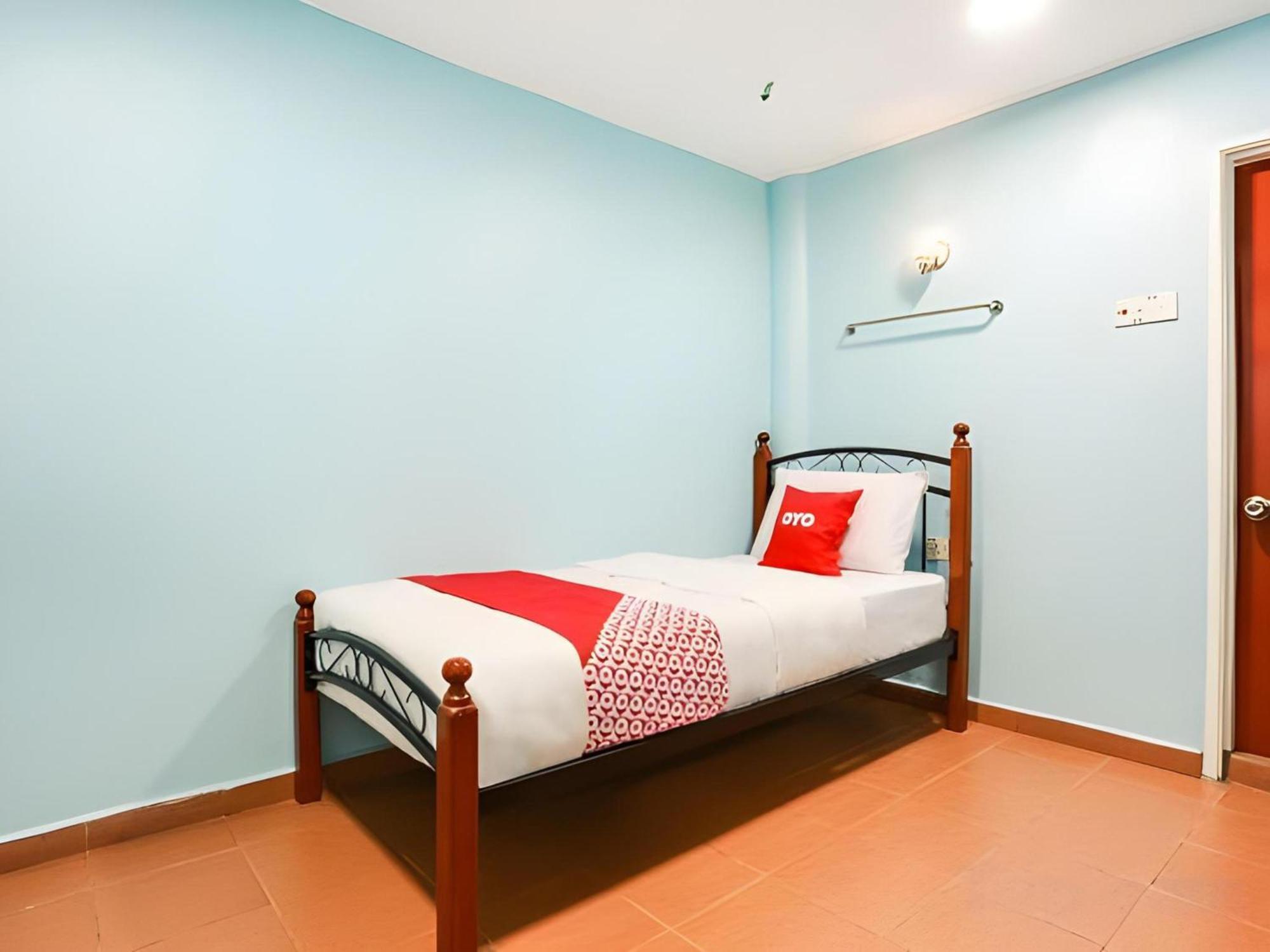 Oyo 44094 Bangi Lanai Hotel Εξωτερικό φωτογραφία