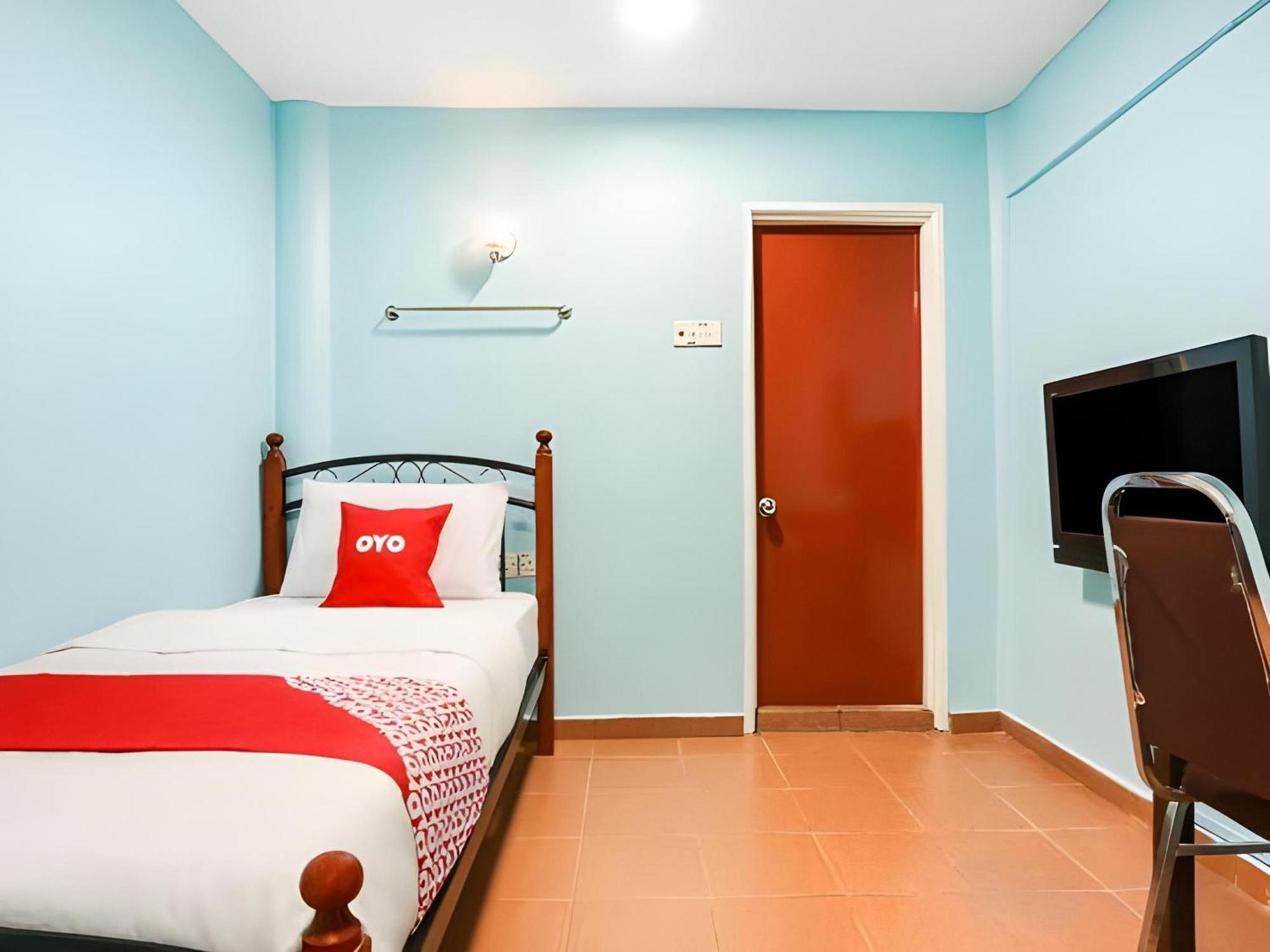 Oyo 44094 Bangi Lanai Hotel Εξωτερικό φωτογραφία