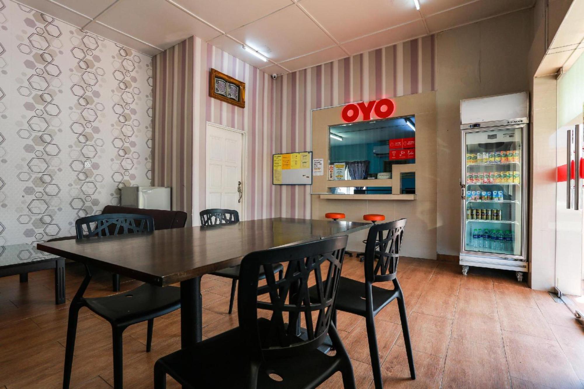 Oyo 44094 Bangi Lanai Hotel Εξωτερικό φωτογραφία